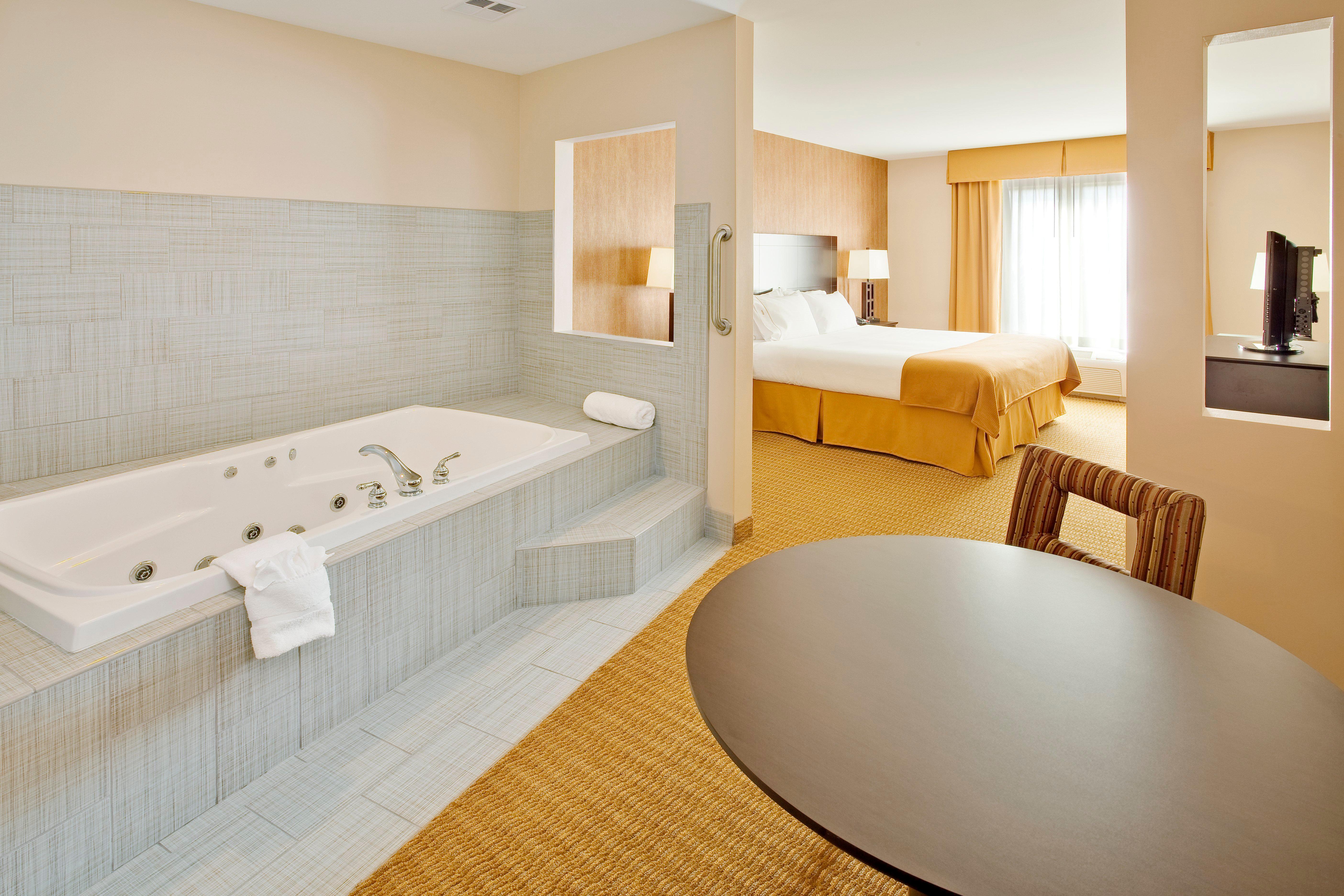 Holiday Inn Express Hotel & Suites Lebanon By Ihg Exterior foto
