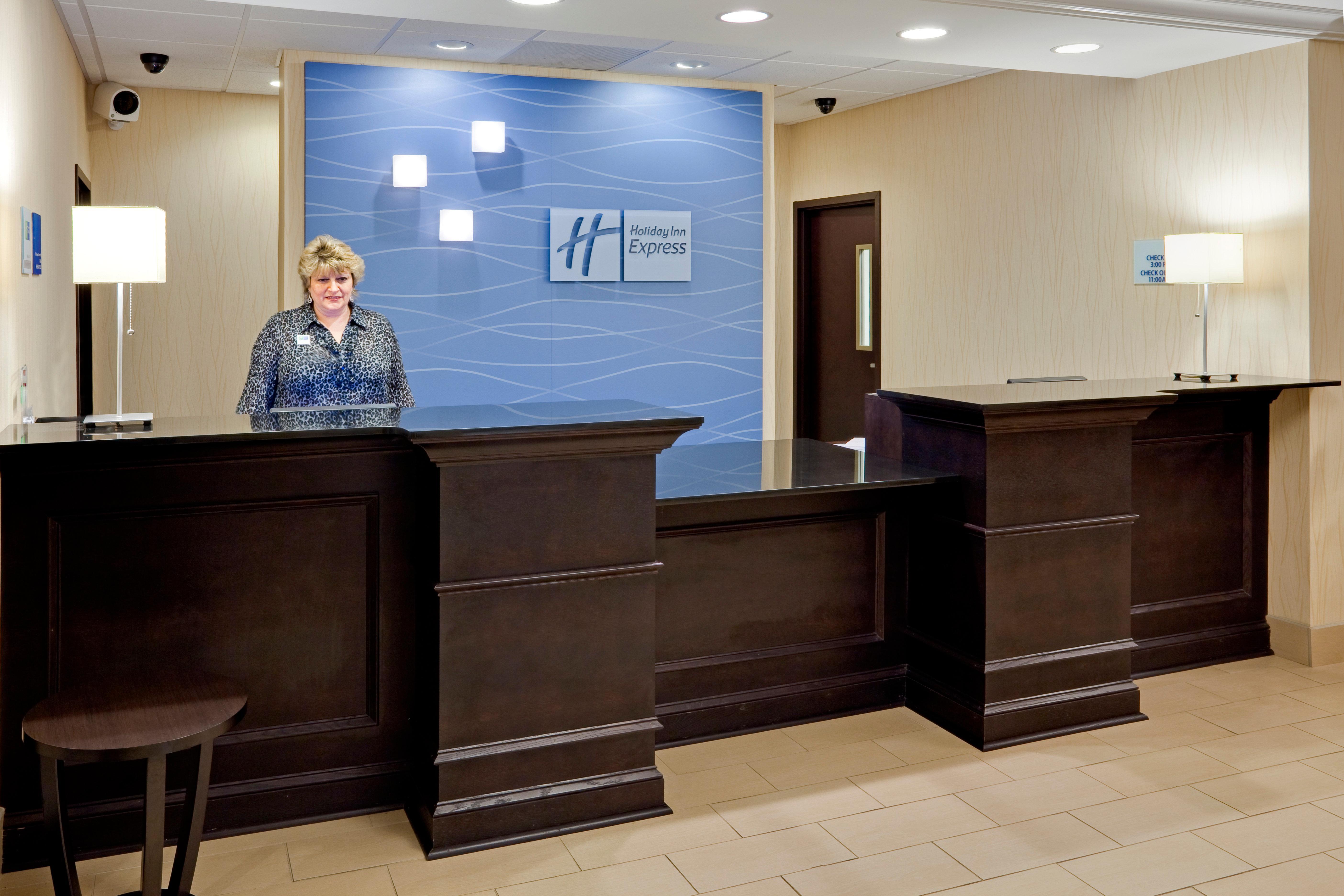 Holiday Inn Express Hotel & Suites Lebanon By Ihg Exterior foto